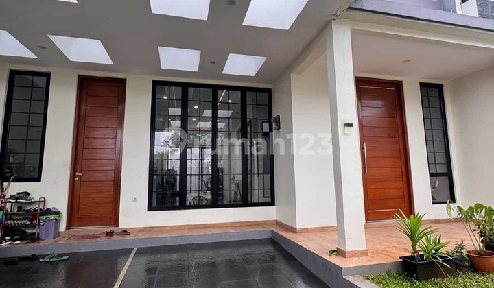 Dijual Murah*Rumah Baru Renovasi Row Jalan Depan Luas Menghadap Taman Divilla Melati Mas BSD