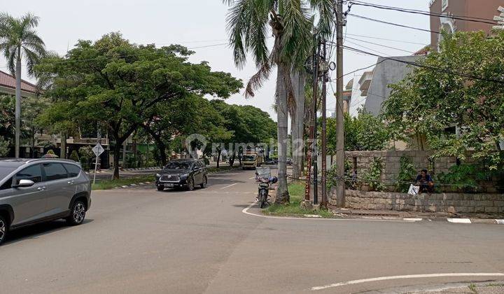 Rumah 2,5 Lantai Siap Huni Posisi Di Hoek Luas Dan Kokoh Di Bangun Dari Kavling Oleh Insinyur Pt Total Bangun Persada.di Citra Garden  - Jakarta Barat.
 2