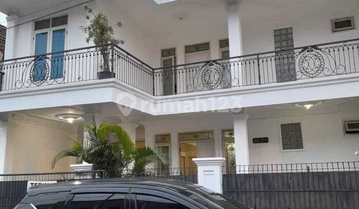 Di Jual Murah Rumah Mewah Secondary 2 Lantai Siap Huni Bergaya American Classic di Griya Loka Bsd