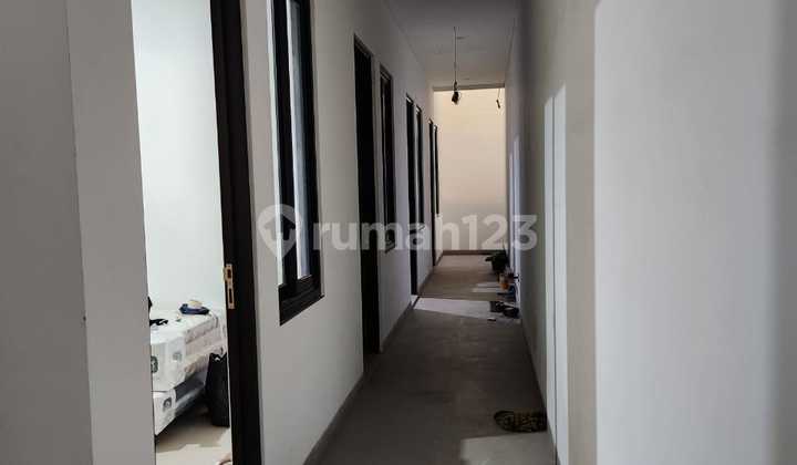 2-Storey Boarding House in a Strategic Location in South Jakarta City Center with Guaranteed Income Due to Full Occupancy, Ready to Become a Boarding House Owner.