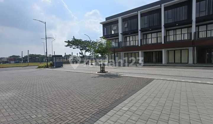 Dijual Cepat(nocobroke)ruko 3 Lantai Siap Utk Segala Usaha Akses Strategis Perbatasan Gading Serpong Dan Bsd Di Ruko Hampton - Gading Serpong 