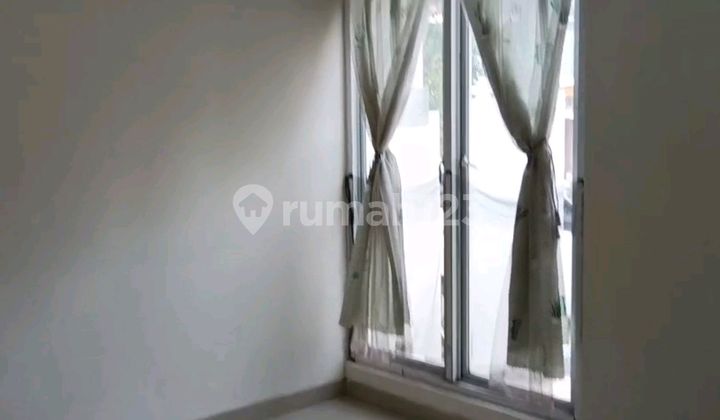 For Rent Fast (No Cobroke) 2-Story House Ready to Occupy, Especially on the Border of BSD and Gading Serpong Tangerang, in Milano Village Cluster 2