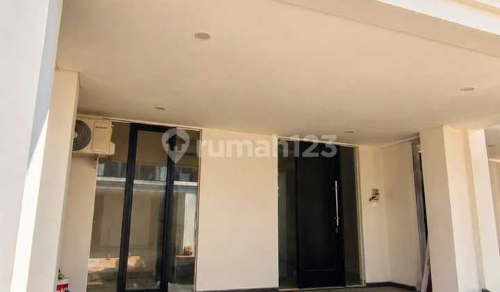 Ready-to-Occupy 3-Story House in Central Semarang, Majapahit Raya, Near Simpanglima 2