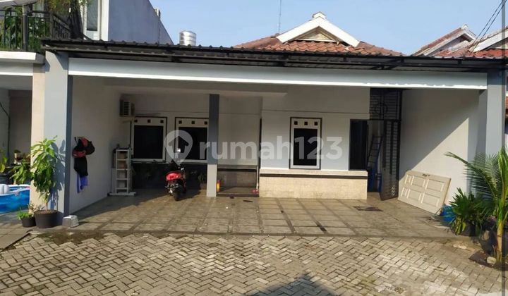 Dijual Rumah 1 Lantai Sangat Terawat Klomplex Exclusive Perum Unimas Garden Regency Waru Sidoarjo 1