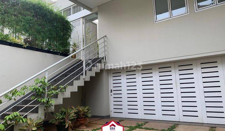 Rumah 3 Lantai 4 Kamar di Jaya Mandala, Patra Kuningan, Jakarta  1