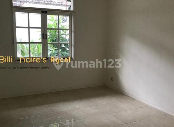 Disewakan Rumah 4 Kamar Tidur di Kemang Timur, Jakarta Selatan 2