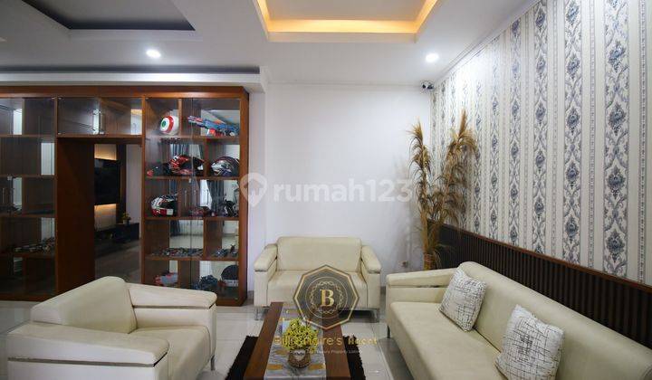 Rumah 2 Lantai 5 Kamar di Jl. Malabar, Jakarta Selatan 2