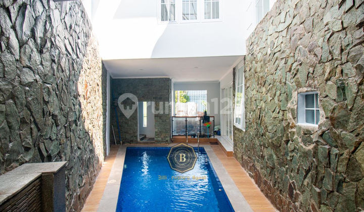 Rumah 4 Kamar 2 Lantai di Pondok Indah, Jakarta Selatan  2