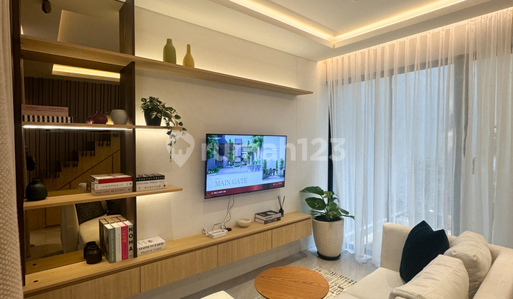 Rumah Baru 2 Lantai di Taman Aries Dekat Toll Meruya Jakarta Barat