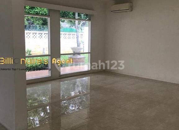 Disewakan Rumah 4 Kamar Tidur di Kemang Timur, Jakarta Selatan