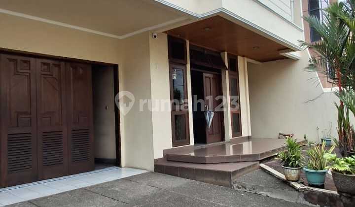 Dijual Rumah 2 Lantai di PETOJO SELATAN, Jakarta Pusat Dijual Rumah 2 Lantai di PETOJO SELATAN, Jakarta Pusat