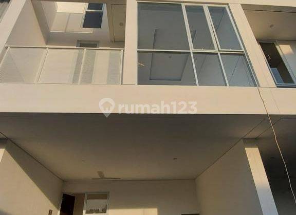 Rumah 3 Lantai Baru di Perdana House 99, Jakarta Selatan 1