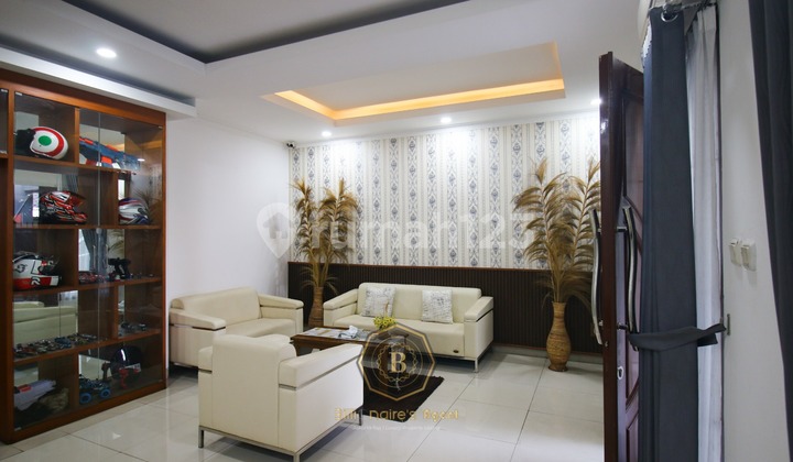 2-Storey House with 5 Bedrooms on Jl. Malabar, South Jakarta
