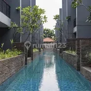 DISEWAKAN RUMAH 3 Lantai (Town House) Tropical Resort with Pool di Bangka, Kemang Jakarta Selatan DISEWAKAN RUMAH 3 Lantai (Town House) Tropical Resort with Pool di Bangka, Kemang Jakarta Selatan