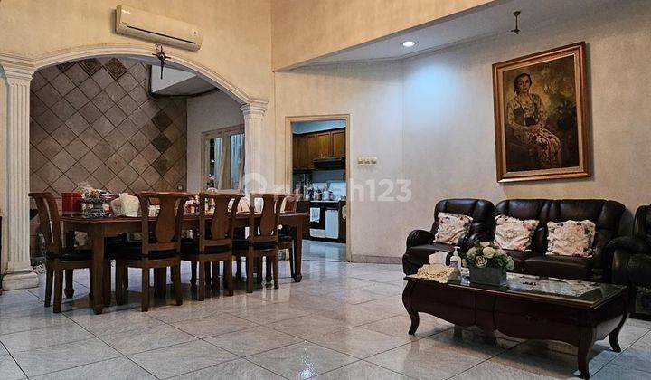 Rumah 3 Lantai Mewah 5 Kamar di Panglima Polim, Jakarta Selatan 2