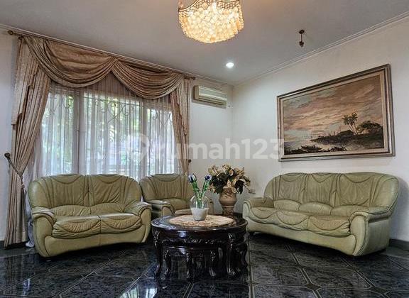 2-Story House in Panglima Polim, Kebayoran Baru, South Jakarta 2-Story House in Panglima Polim, Kebayoran Baru, South Jakarta