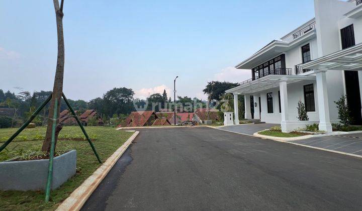 foto lainnya rumah 3 lantai mewah hoek