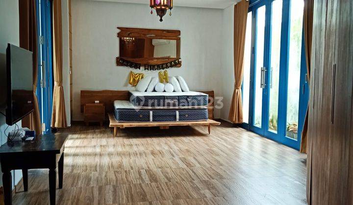 FOR SALE VILLA WITH PRIVATE POOL BERLOKASI DI PERERENAN 3