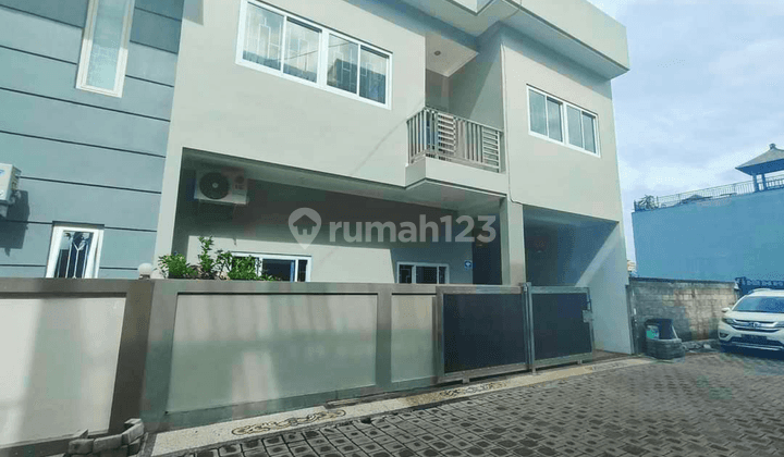 FOR SALE RUMAH MODERN MINIMALIS 2,5 LANTAI BERLOKASI DI DENPASAR SELATAN 1