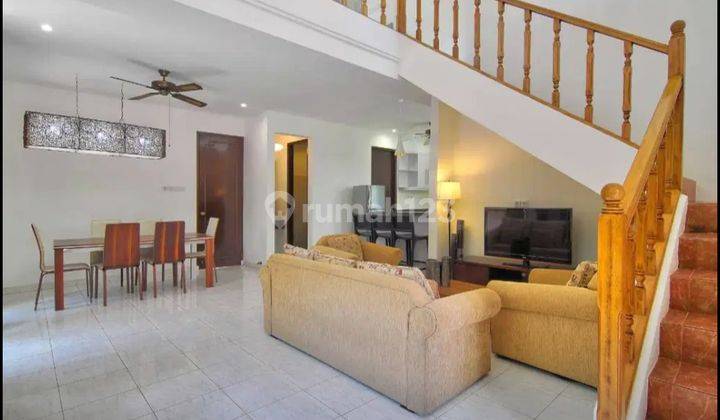 FOR RENT VILLA FURNISHED BERLOKASI DI PETITENGET 7
