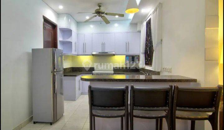 FOR RENT VILLA FURNISHED BERLOKASI DI PETITENGET 9