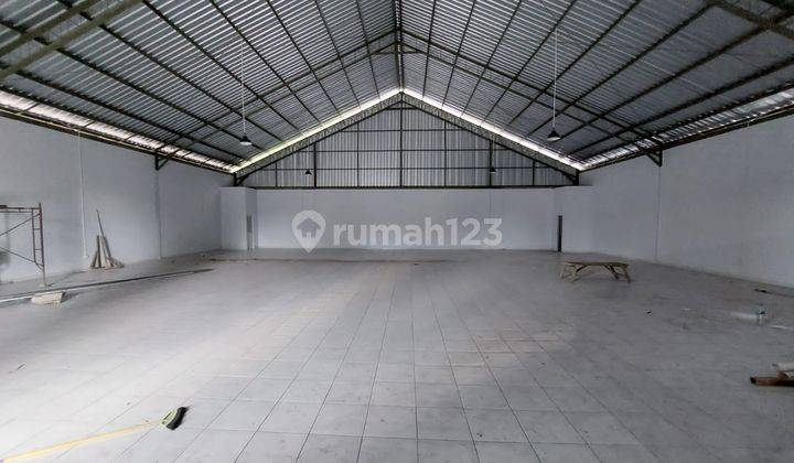 FOR RENT GUDANG LUAS LINGKUNGAN STRATEGIS BERLOKASI DI RENON 4
