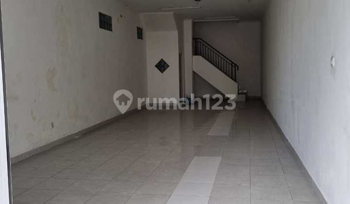 Rare! 3-Story Shop House Strategically Located Near Airport