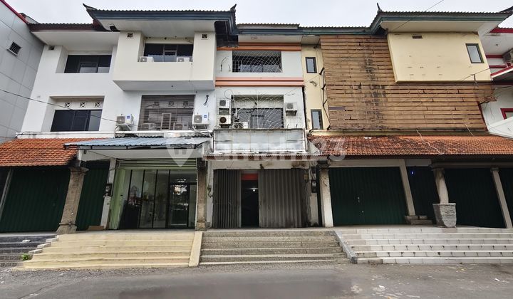 For Rent Ruko Luas 3 Lantai Berlokasi di By Pass Kuta 1