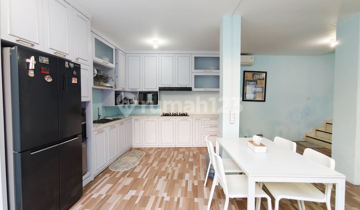 Murah ! Rumah Semi Villa 3 Lantai View Gwk Berlokasi Di Ungasan