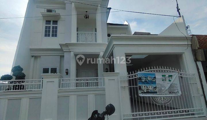 Rumah Mewah 2 Lantai Lokasi Prospektif Di Padang 1