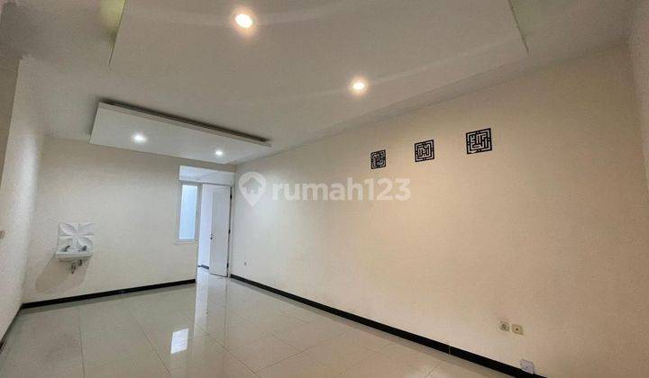 Rumah 2 Lantai di Tki Taman Kopo Indah 5 Sommerville 1