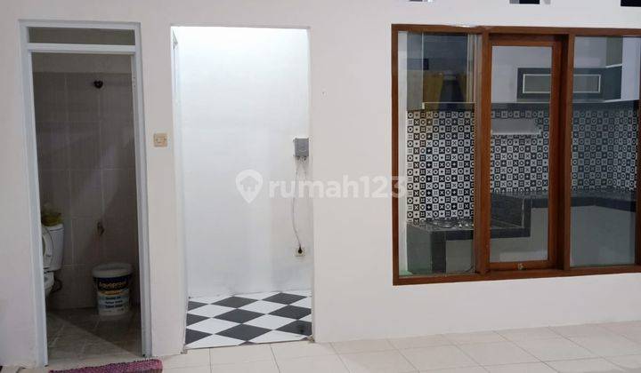 Jarang Ada.. Rumah Minimalis 2 Lantai di Sariwangi 1