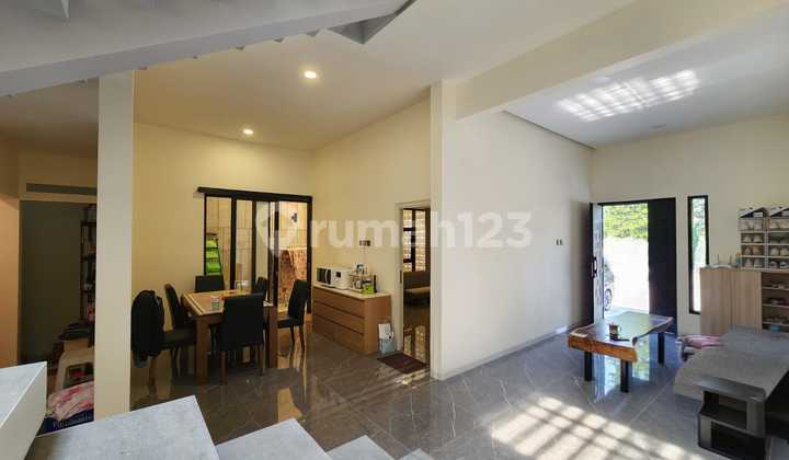 Rumah Baru Dalam Cluster di Singgasana Pradana Furnished 1