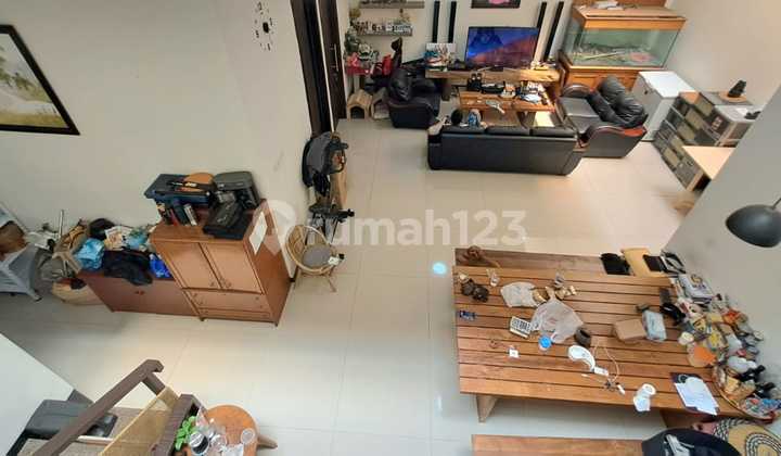 Rumah Hoki di TKI Taman Kopo Indah 2 Patung Kuda Rumah Hoki di TKI Taman Kopo Indah 2 Patung Kuda