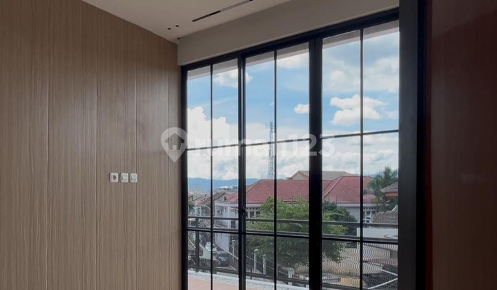 Rumah 3 Lantai di Komplek Kopo Permai, Bandung