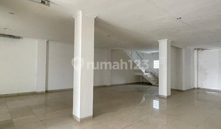 3-Story Rendeng Shop House on Laswi Main Road