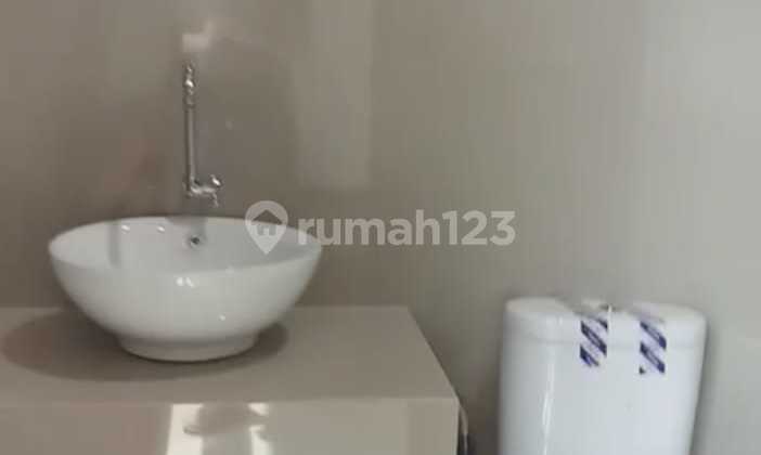 Modern Minimalist House Hook Position Inside Complex in Inhoftank 2