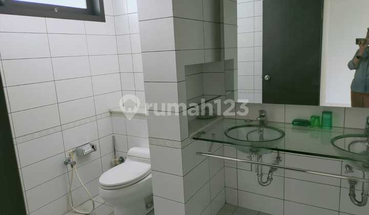 Rumah 2 Lantai Bagus Sekali di Jalan Budi Sari, Bandung 2