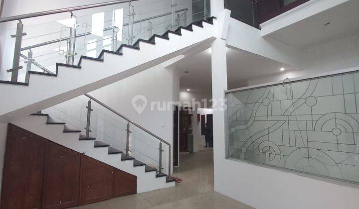 Rumah Lux 2 Lantai di Batununggal, Bandung 1