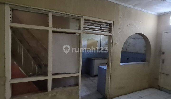 Rumah Strategis Hitung Tanah di Sayap Ciateul, Bandung 7