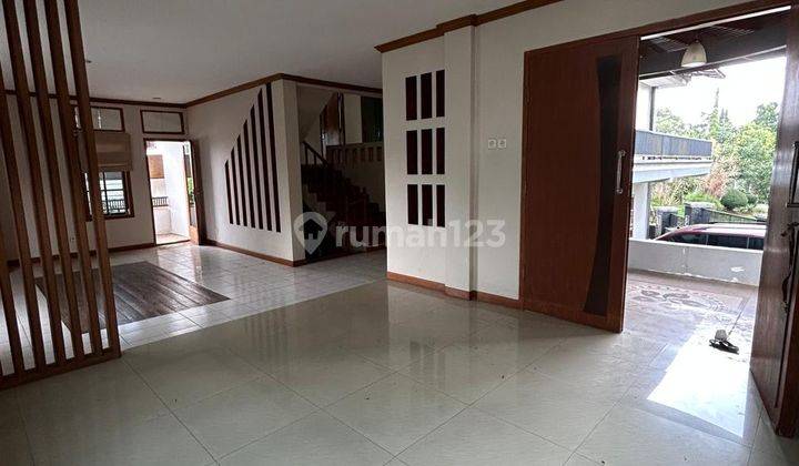 Rumah Hook 3 Lantai Bisa Untuk Villa di Cipaku, Bandung Utara 1