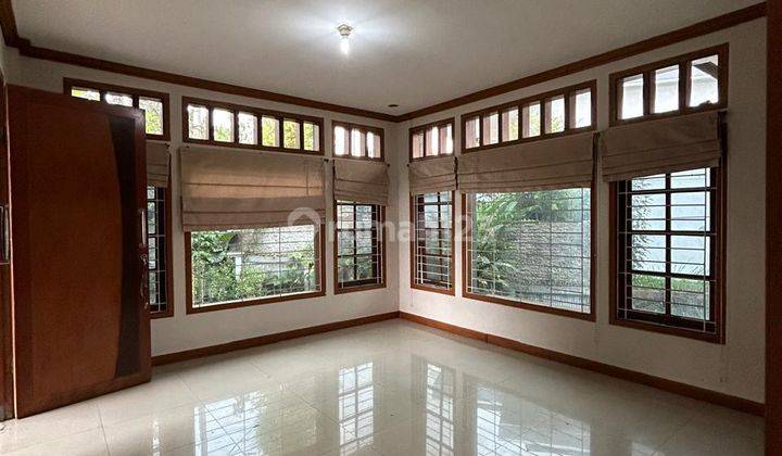 Rumah Hook 3 Lantai Bisa Untuk Villa di Cipaku, Bandung Utara 2