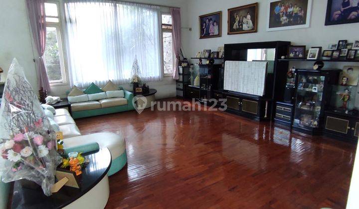 Rumah Terawat 2 Lantai Furnished di Setra Indah, Bandung 1