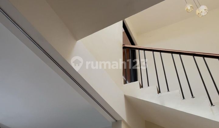 Rumah 3 Lantai di Komplek Kopo Permai, Bandung 2
