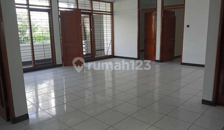 Rumah Cocok Untuk Kost di Daerah Surya Sumantri Rumah Cocok Untuk Kost di Daerah Surya Sumantri