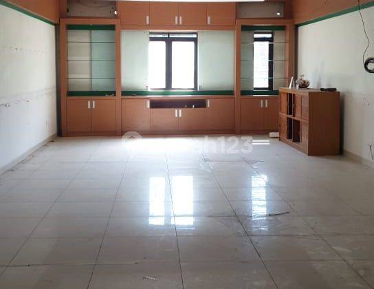 Ruko 3 Lantai di Sayap Setrasari Semi Furnished 2