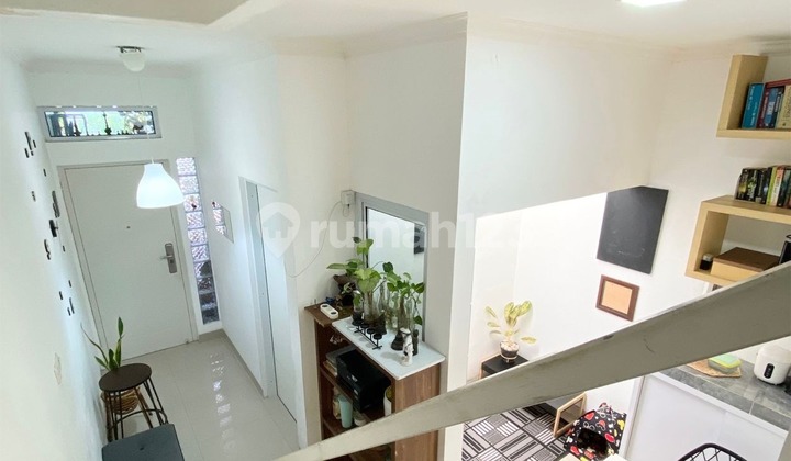 Rumah 2 Lantai di Andir Town House