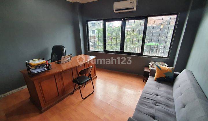 Ruko Bagus 4 Lantai di Ahmad Yani Unfurnished 1