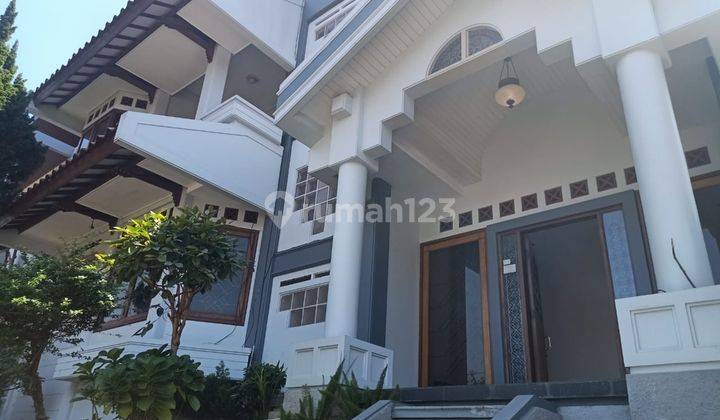 Rumah 2 Lantai Bagus di Area Sarijadi, Bandung 1