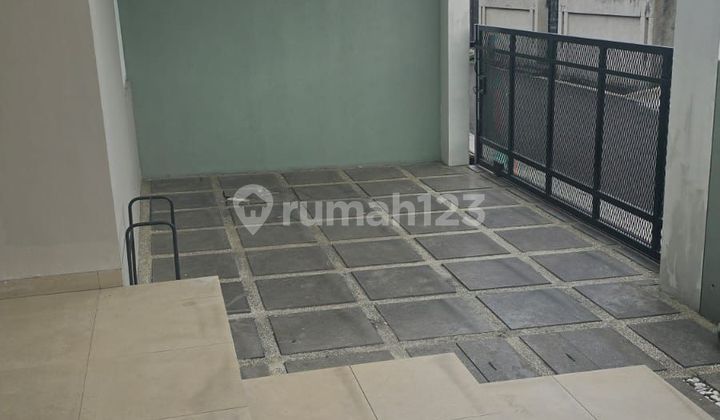 Rumah Lux Minimalis Spek Bangunan Terbaik di Komplek Turangga 2